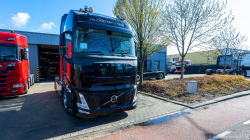 20260329-Tom-Holding-00279